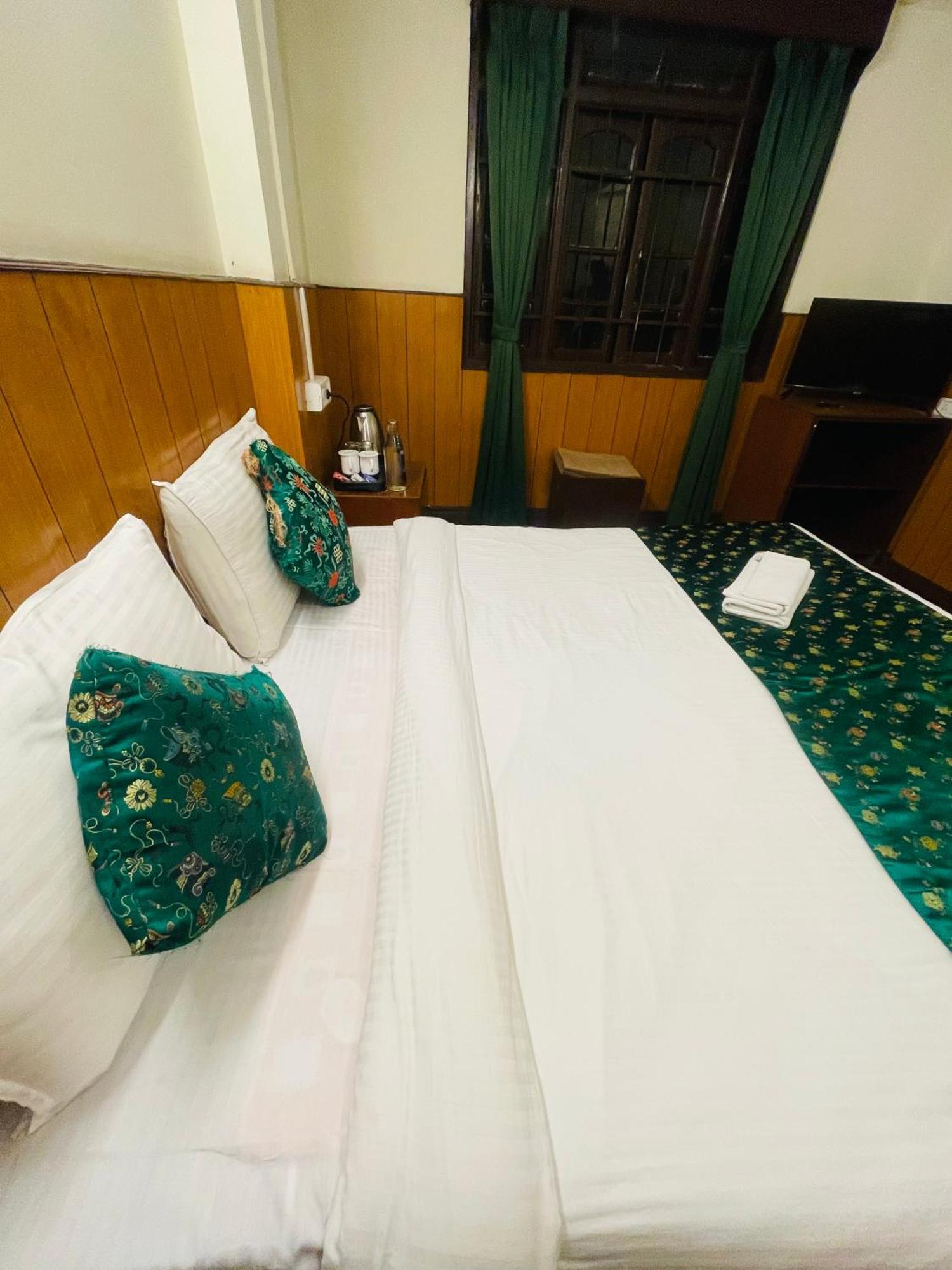 Hotel Palm Street Near Taj Агра Екстер'єр фото