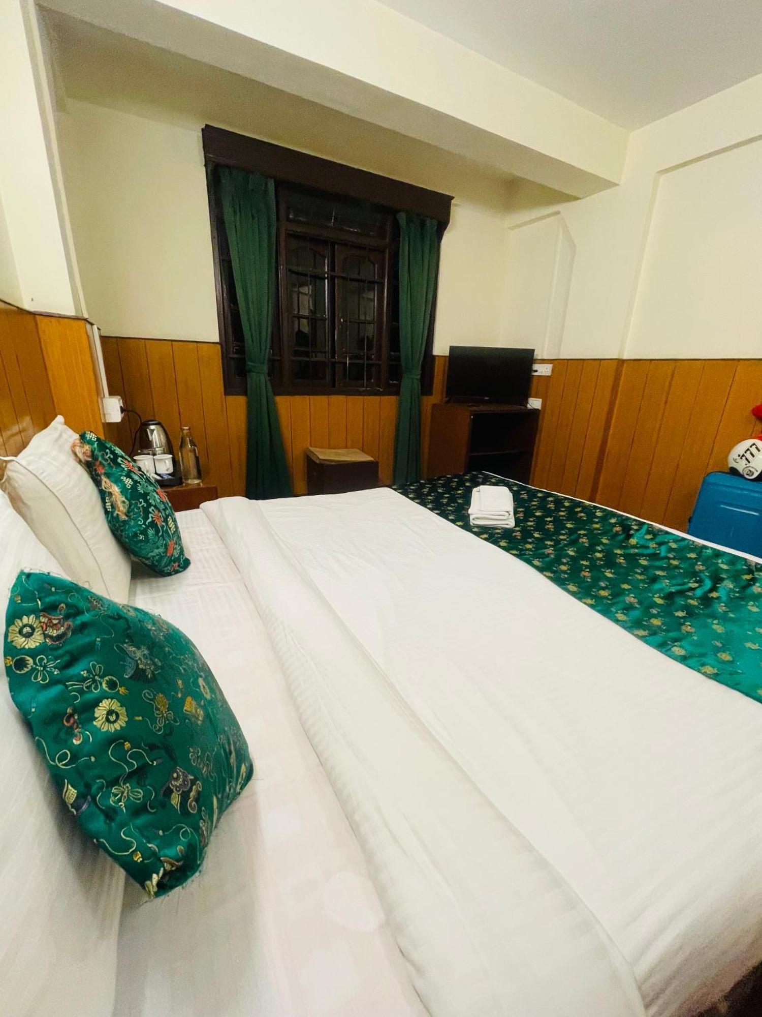 Hotel Palm Street Near Taj Агра Екстер'єр фото