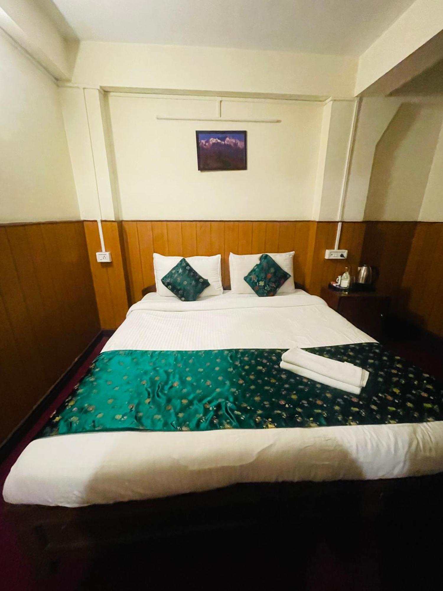 Hotel Palm Street Near Taj Агра Екстер'єр фото