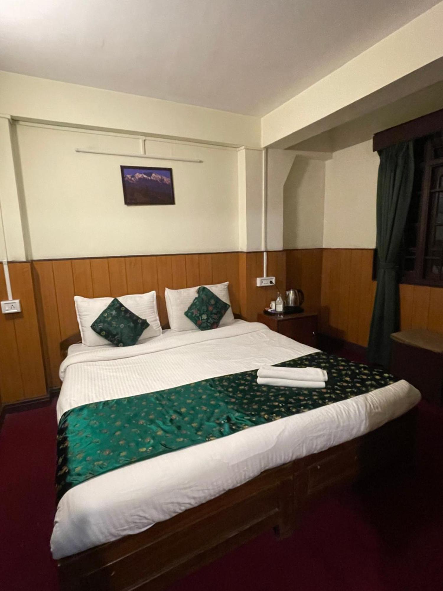 Hotel Palm Street Near Taj Агра Екстер'єр фото
